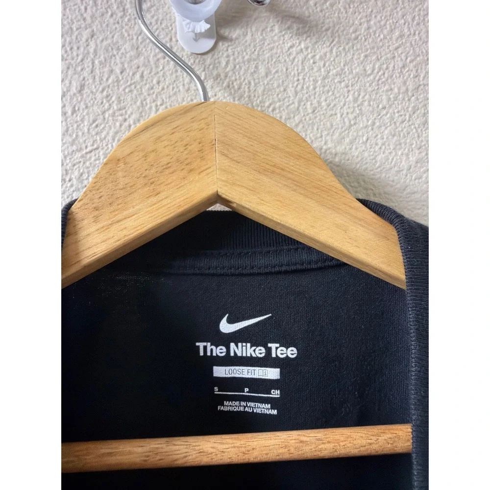 Men's Nike Shirt Size Small